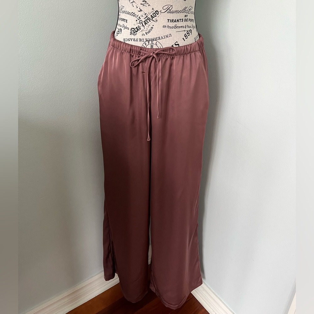 Leo Wide Leg Satin Pants - Picture 7 of 9